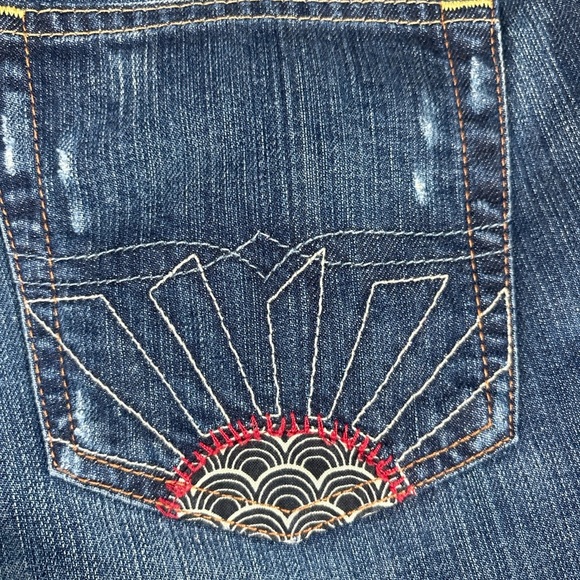 Lucky Brand Women's Distressed Blue Jean Shorts size 6/28 Riley 1265 - Picture 5 of 7